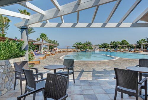 Appartement 'Evripides Family One -bedroom 2' avec piscine partagée, jardin partagé et climatisation
