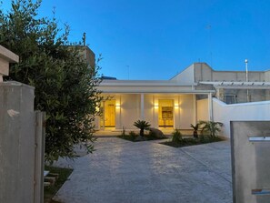 Exterior - Holiday Home 'Da Mariano Apartment 2' with Shared Garden, Wi-Fi and Air Conditioning (Mazara del Vallo)