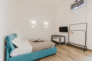 1 室のベッドルーム、アイロン / アイロン台、WiFi (無料)、ベッドシーツ
