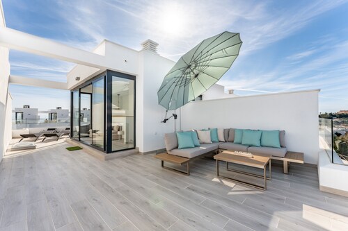 Holiday Home 'Casa Miramar Oak 47' with Sea View, Wi-Fi and Air Conditioning