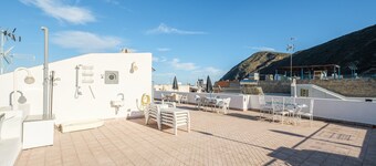 Holiday Apartment "Case Vacanza Armando Trilo Canneto" with Shared Terrace & Wi-Fi