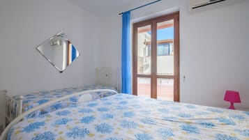 1 bedroom, iron/ironing board, WiFi (free), bed sheets
