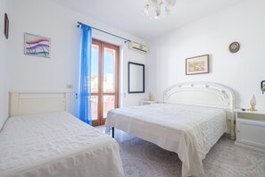 1 habitación, tabla de planchar con plancha, wifi gratis y ropa de cama 