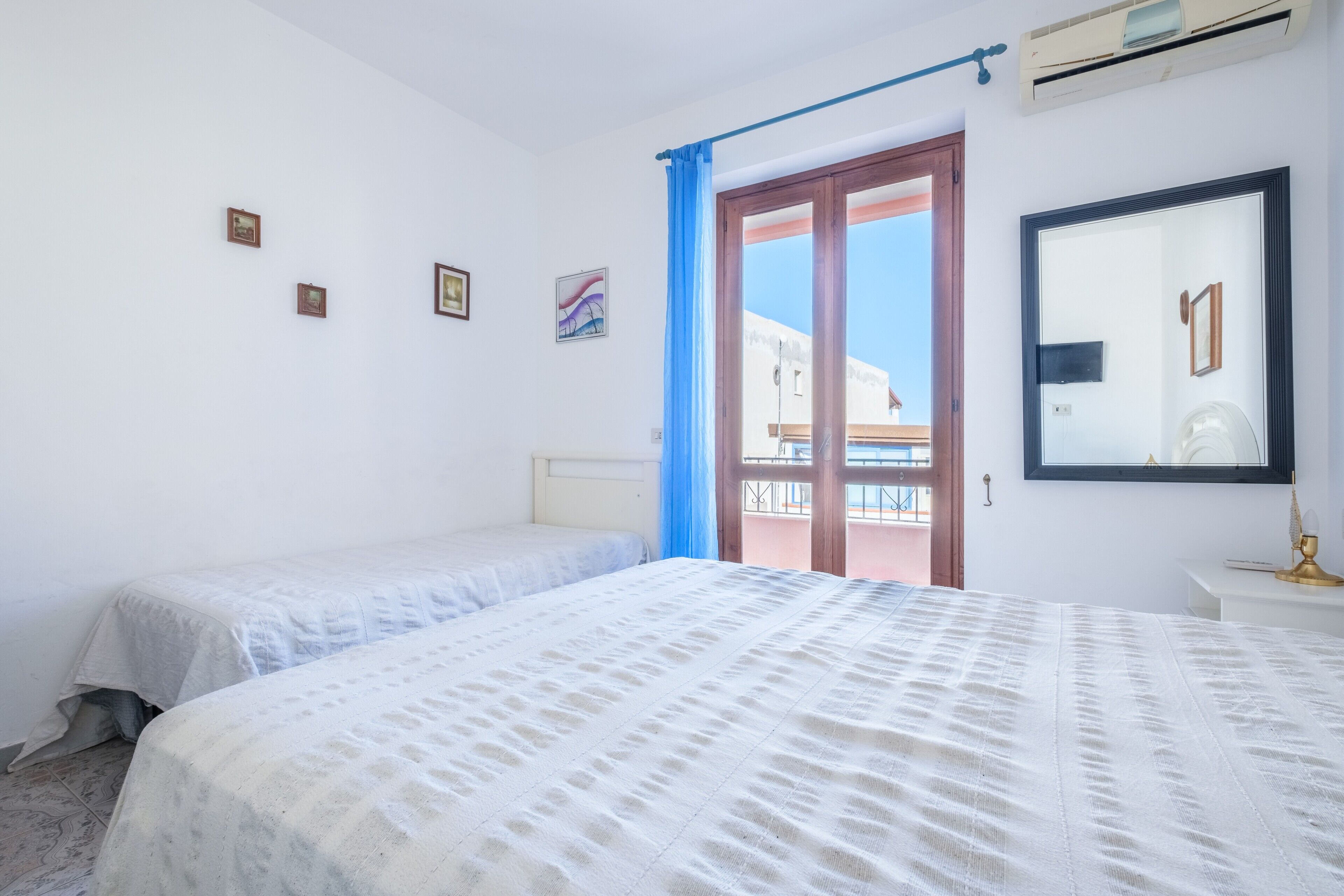 1 slaapkamer, een strijkplank/strijkijzer, gratis wifi, beddengoed