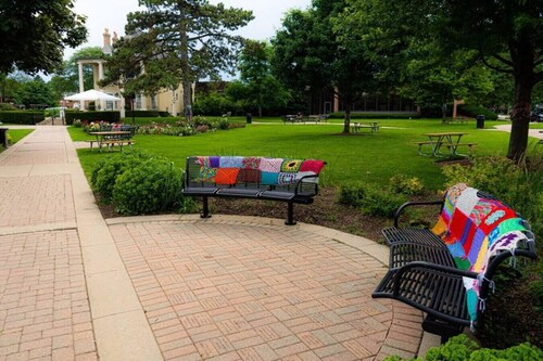 DT Libertyville Apt near Naval Base w/ 50" TV!