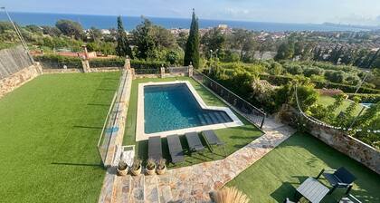 Holiday Home 'Villa Mar' with Sea Views, Private Pool and Wi-Fi