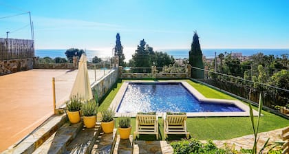 Holiday Home 'Villa Mar' with Sea Views, Private Pool and Wi-Fi