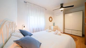 3 bedrooms, iron/ironing board, free WiFi, bed sheets