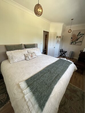 2 bedrooms, iron/ironing board, free WiFi, bed sheets - Nellie’s Cottage - delightful boutique mountains cottage (Katoomba)