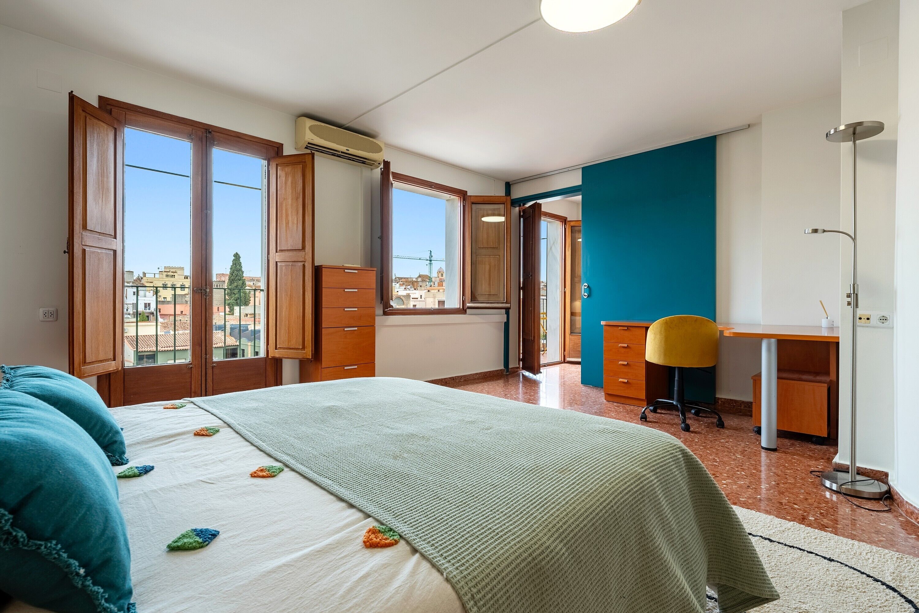 2 chambres, fer et planche à repasser, Wi-Fi gratuit, draps fournis