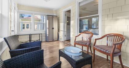 Families Come Stay DT Libertyville near Naval Base