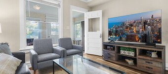 Families Come Stay DT Libertyville near Naval Base