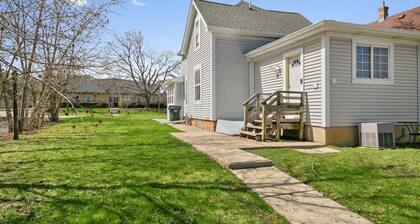 Families Come Stay DT Libertyville near Naval Base