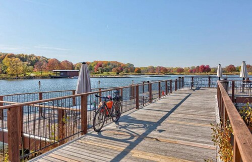 Families Come Stay DT Libertyville near Naval Base