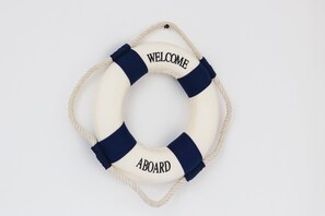 Een douche, een haardroger, handdoeken, zeep