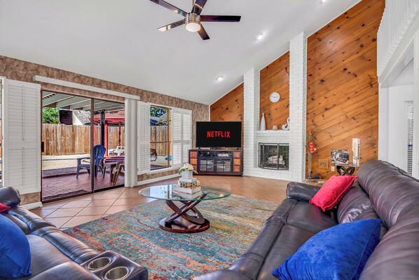 スマートテレビ、暖炉