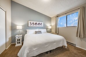 2 chambres, fer et planche à repasser, lit parapluie, Wi-Fi