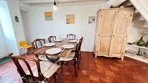 Dining - Charming typical village house (LA COUARDE SUR MER)