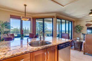 Interior - Quam Properties: Kapalua Golf Villa 12V3 (Lahaina)