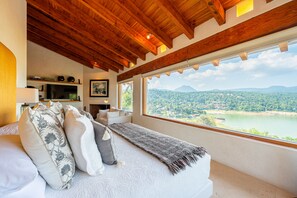 Superior House - Capitalia - Ruta del Bosque (Valle de Bravo)