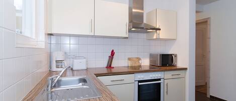 Geladeira, fogão, cooktop, lava-louças