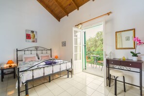 3 makuuhuonetta, silitysrauta/-lauta, ilmainen Wi-Fi, vuodevaatteet