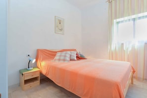 2 bedrooms, WiFi - Holiday home with swimming pool on traditional property (Rakalj)
