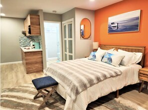 Desk, iron/ironing board, free WiFi, bed sheets