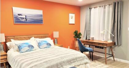 Your Oasis Awaits-On the Lake/Pier/Kitchen Lakeport Room #6