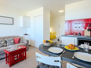 TV - Beautiful apartment for 4 guests with WIFI, TV and balcony (Mimizan)