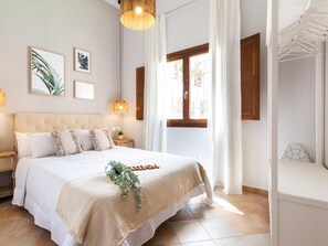 1 bedroom, iron/ironing board, Internet, bed sheets - Apto Real Bajo Cartuja. Apartment with private patio and Wi-Fi. (Granada)