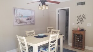 Dining - Great Stuart location near golf, beaches and the best of the Treasure Coast! (Stuart)