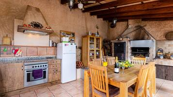 Réfrigérateur, micro-ondes, four, lave-vaisselle