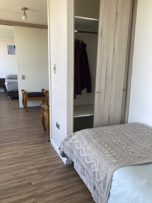 2 bedrooms, free WiFi, bed sheets - Céntrico, Seguro y Tranquilo en Barrio Turístico. Maravillosa Vista a Cordillera (Quinta Normal)
