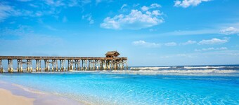 The Sandpiper Paradise: FREE Heated Pool - 10m to Beach - 20m to USSSA.
