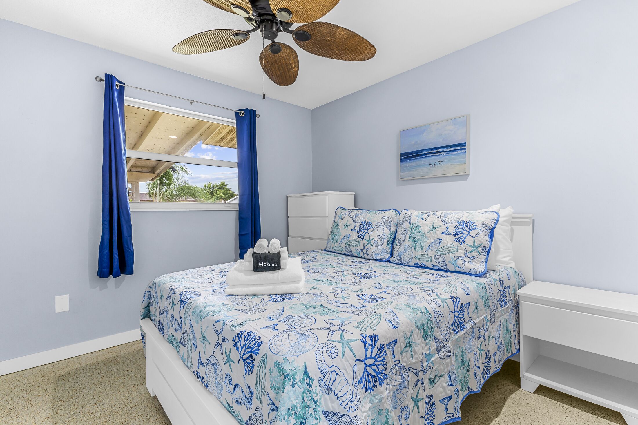 4 bedrooms, desk, iron/ironing board, travel crib