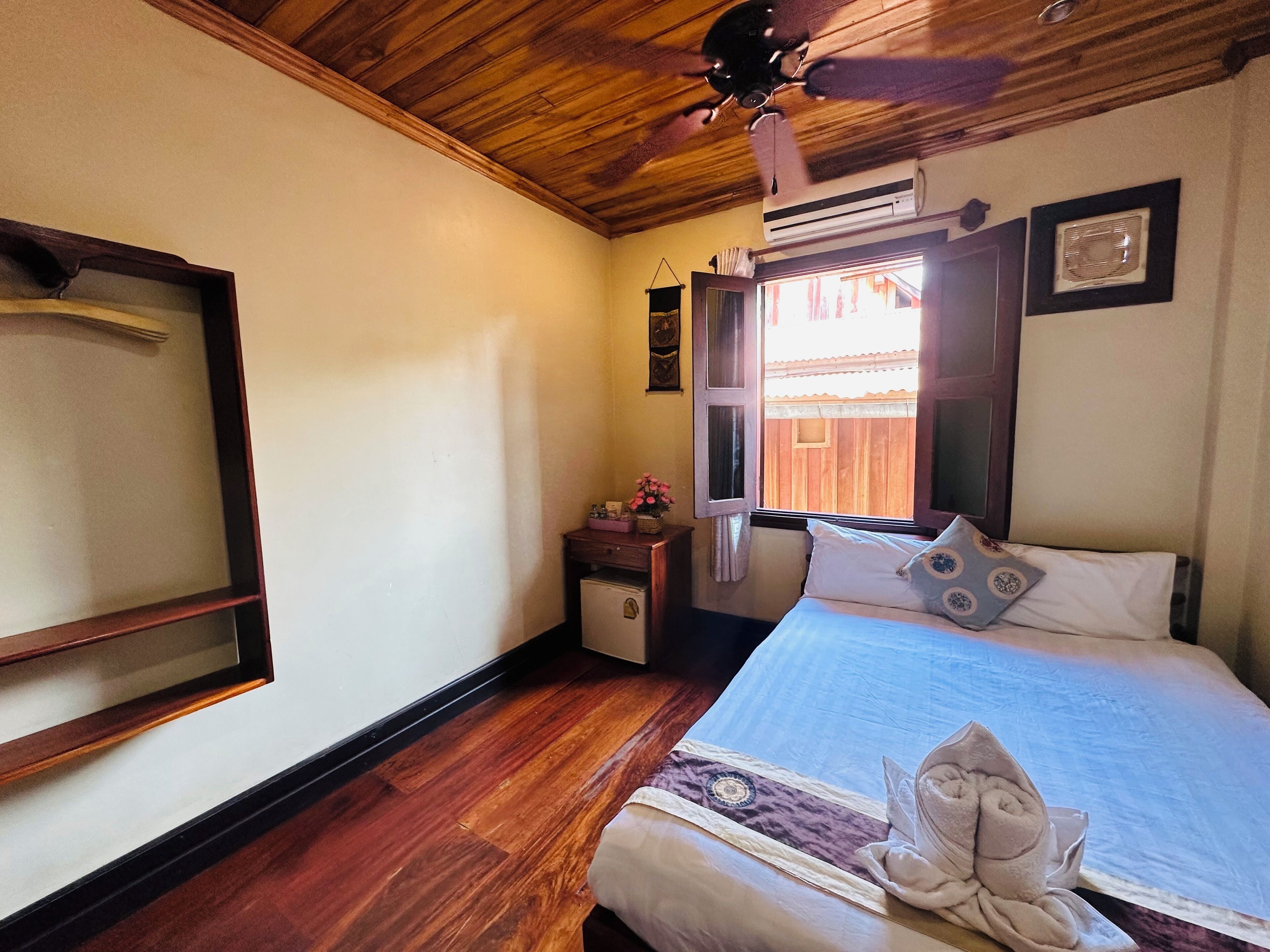 Yhden hengen deluxe-huone | Ylelliset vuodevaatteet, untuvapeitot, yksilöllisesti sisustettu