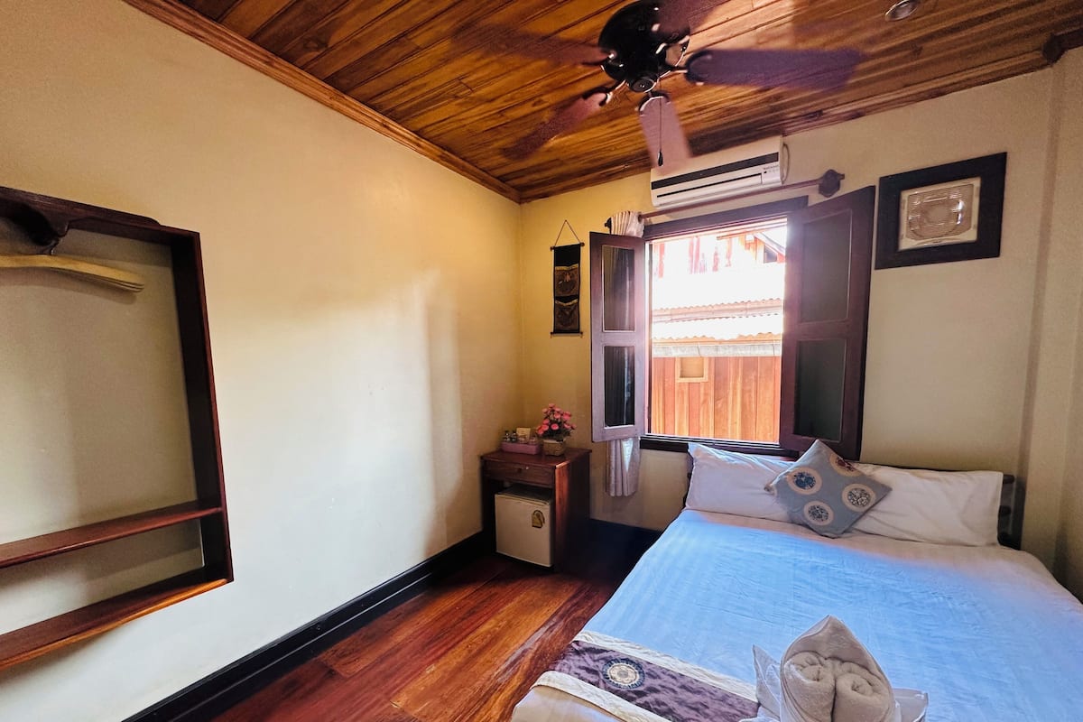 Yhden hengen deluxe-huone | Ylelliset vuodevaatteet, untuvapeitot, yksilöllisesti sisustettu