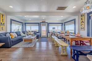 Dining - Jackson Cottage Sleeps 8 Beachfront Home (Panama City Beach)