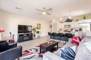 TV, fireplace, video games, DVD player - Romantic Getaway Hotel/Apt facing Riverwalk (San Antonio)