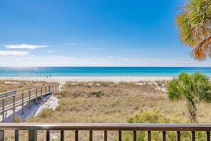 On the beach - Beach Our Guest @ Sunseeker #3 Sleeps 6 Gulf Front (Panama City Beach)