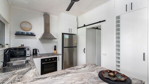 Fridge, microwave, oven, stovetop - 84 Reef Resort Port Douglas (Port Douglas)