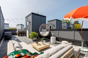 Terrace/patio - The Loft on Gillis | AC | Downtown | Beach | Rooftop | (Traverse City)