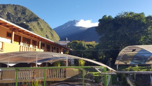 Unclassified image, 1 of 35, button - Fuentes del Volcán (Baños de Agua Santa)