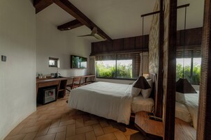 Design Double Room, 1 Queen Bed, Bathtub, Garden View | View from room