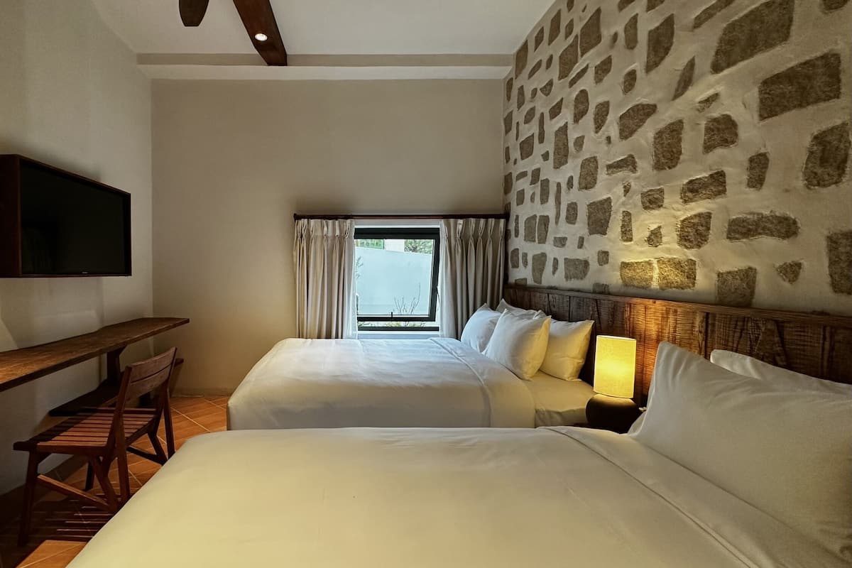Classic Triple Room, Multiple Beds, Bathtub