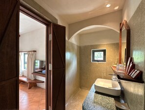 Elite Double Room, 1 King Bed, Bathtub, Garden View | Bathroom | Combined shower/bathtub, deep-soaking bathtub, rainfall showerhead