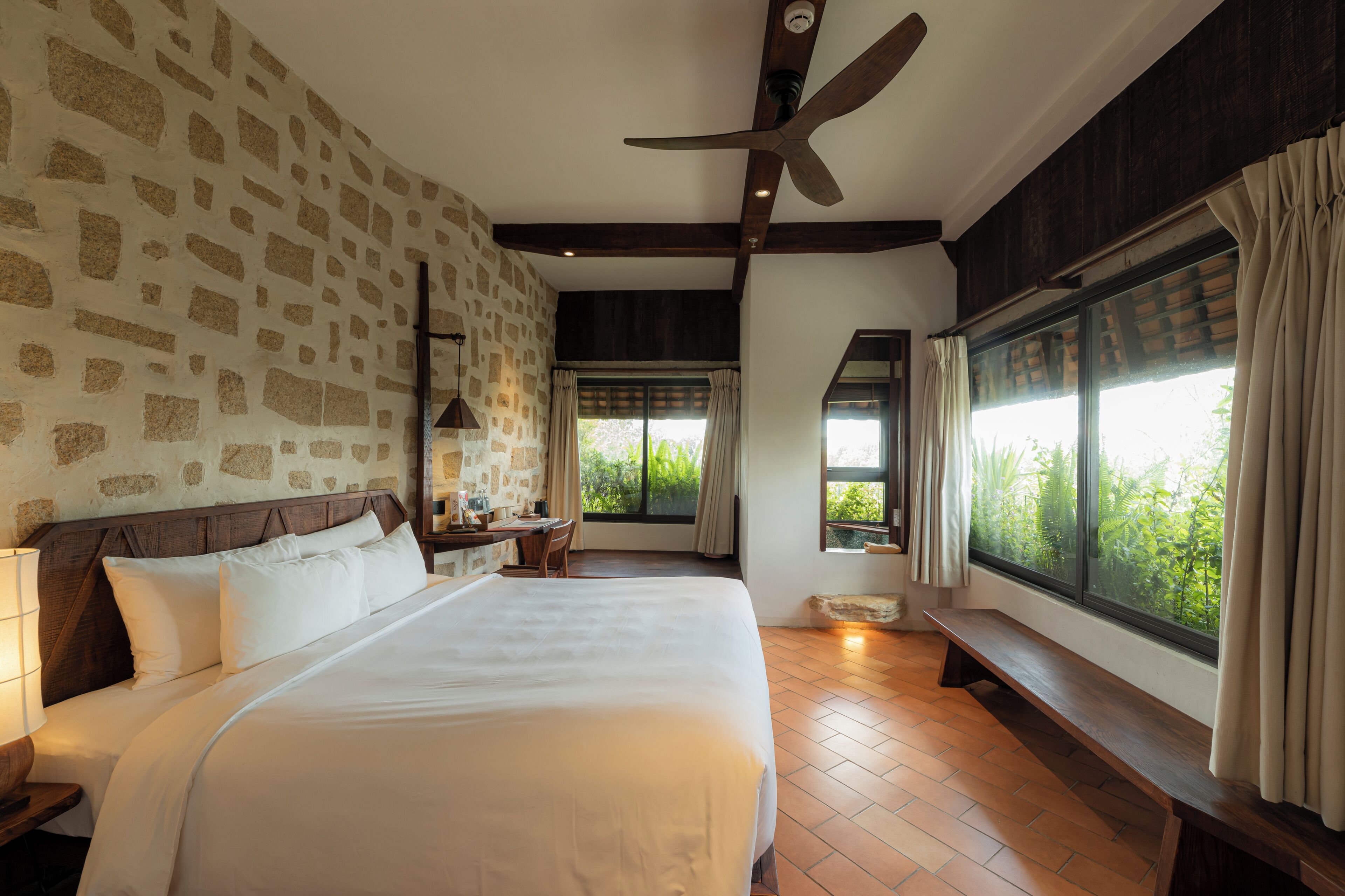 Elite Double Room, 1 King Bed, Bathtub, Garden View