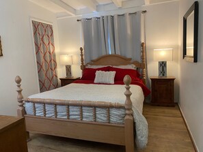 2 habitaciones, tabla de planchar con plancha, wifi y ropa de cama