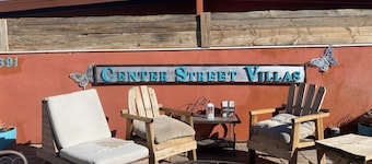 Apartment in downtown Jtree - short walk to the restaurants and shops 